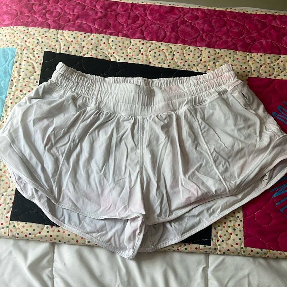 Lululemon white hotty hot shorts